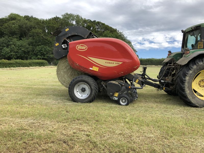 Fixed Chamber round balers - VICON FIXBALE 500, specialist baler for heavy silage conditions with low power requirments for efficient operation