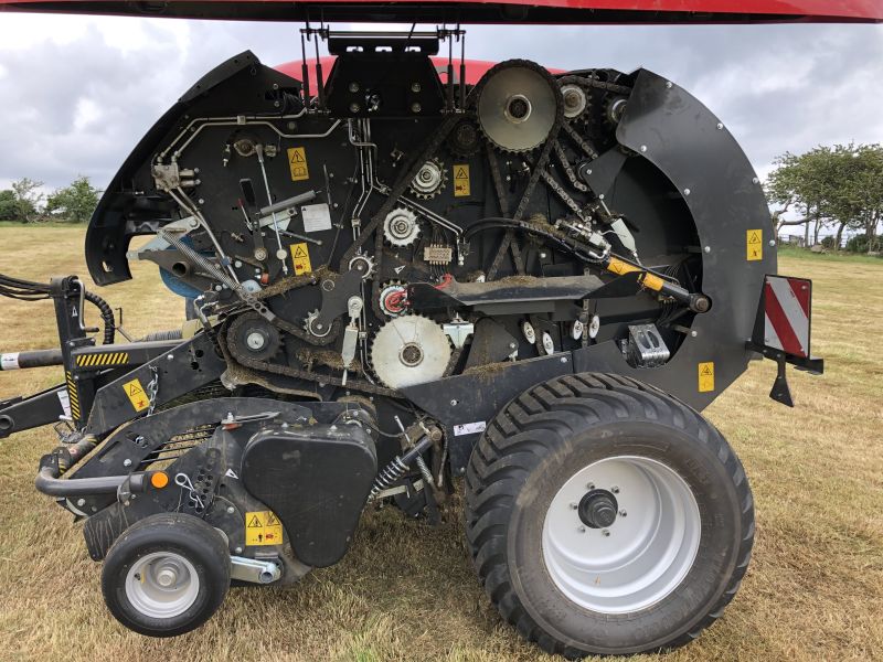 Fixed Chamber round balers - VICON FIXBALE 500, specialist baler for heavy silage conditions with low power requirments for efficient operation