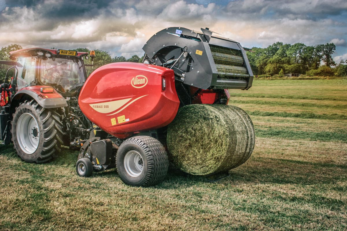 Fixed Chamber round balers - VICON FIXBALE 500,FixBale 500 is equipped with the patented front mounted PowerBind net system. PowerBind eliminates troublesome feed rollers and has market leading cycle time