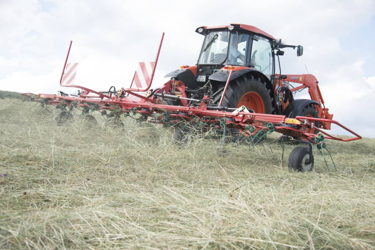 Kverneland 8460 - 8480, faneuses compactes pour la fenaison