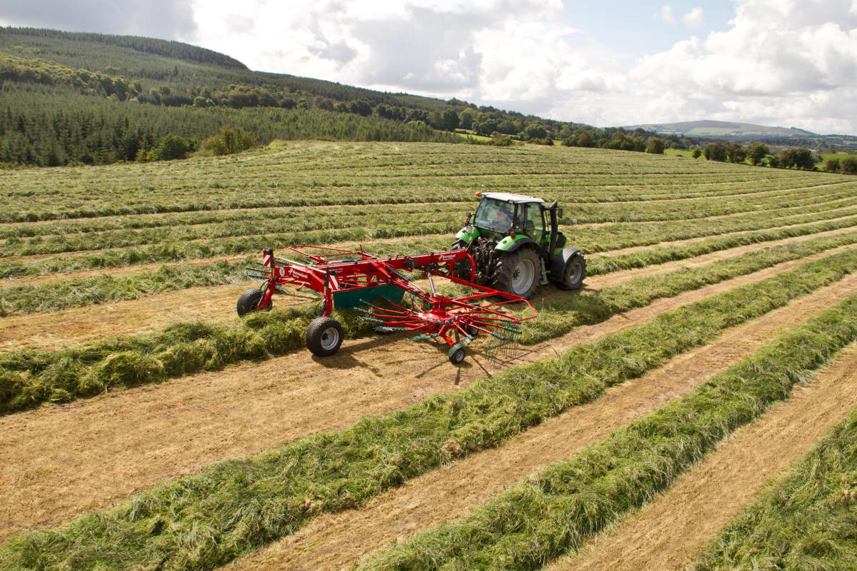 Double Rotor Rakes - Kverneland 9580 C - 9584 C - 9590 C Hydro, heavy duty rakes which performs in the toughest conditions