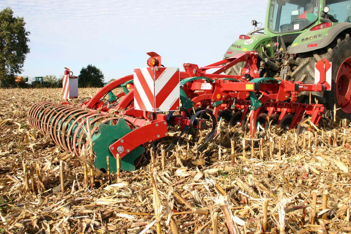Stubble Cultivators - Kverneland CLC ProCut with wide rigid model, made for lang residues as maize sunflower and sugar cane