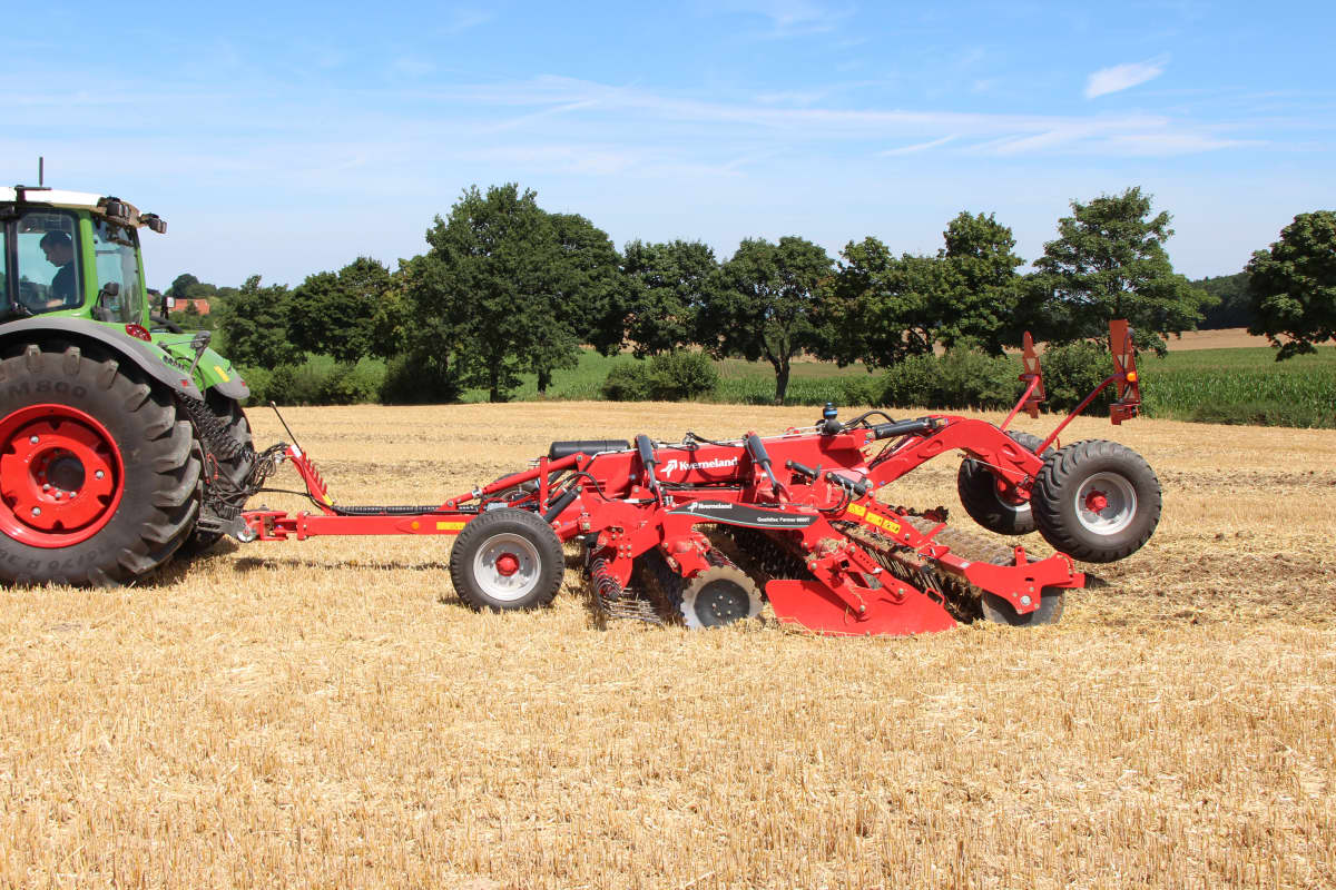 Disc Harrows - Kverneland QualidiscFarmer operating up to 10cm deep, user friendly setting and good levelling and controlled soil flow