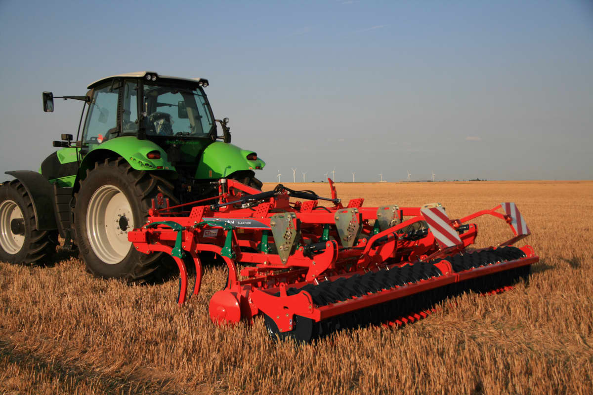 Stubble Cultivators - Kverneland CLC evo, two bar generation working with high hp tractors