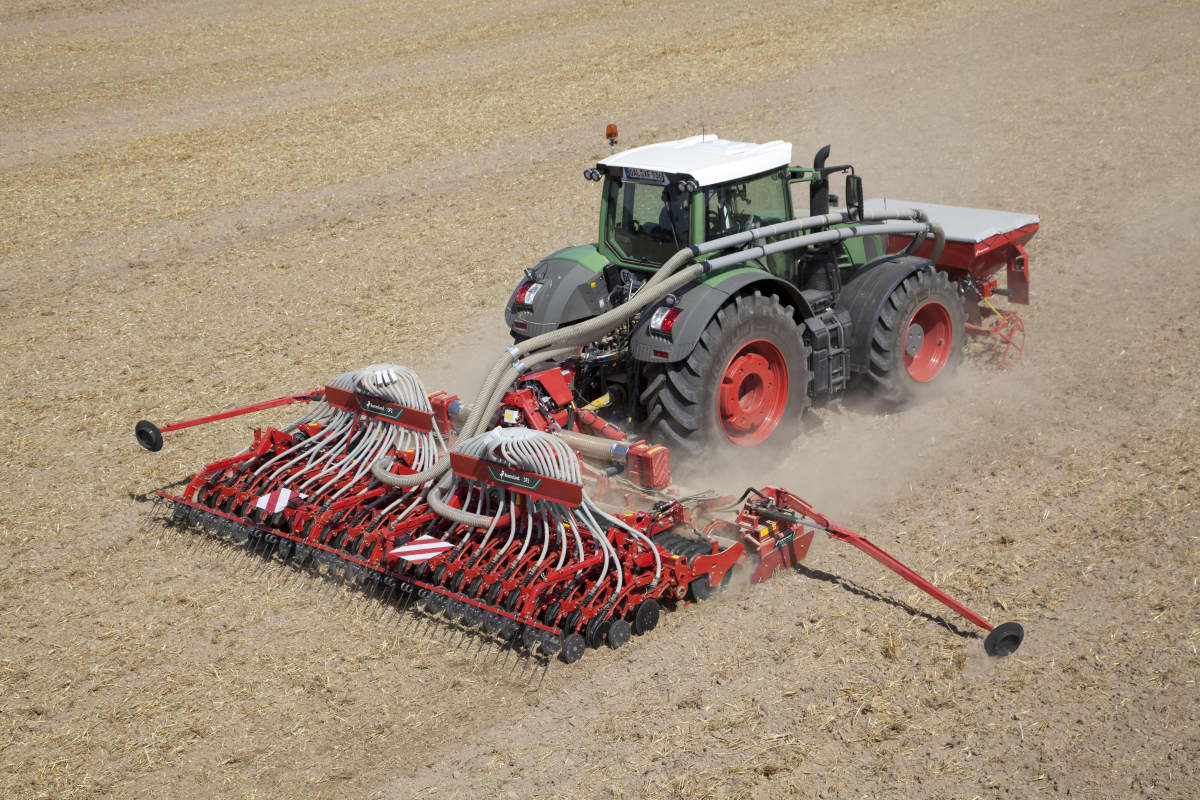 Kverneland DF2 provides balance, seeds and fertilizer at the same time