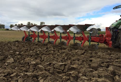 Reversible Mounted Ploughs - Kverneland 2501 S i-Plough heat treatment increases strength by three times, improves durability on field
