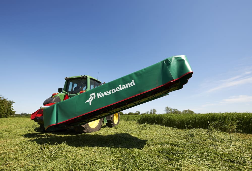 Plain Mowers - Kverneland 2800 M provides a hydraulic cylinder which allows 125° vertical positioning