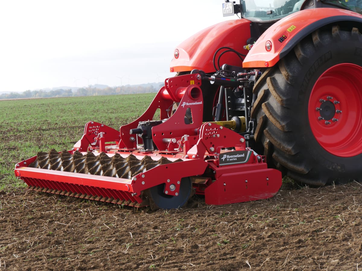Power Harrows - Kverneland H series, robust medium sized but effective in most conditions