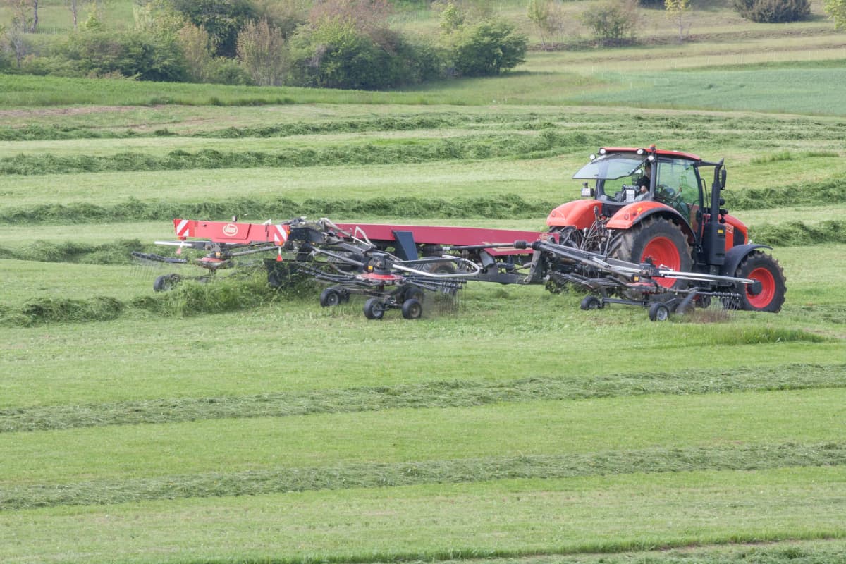 Four Rotor Rakes - VICON ANDEX 1304 PRO, super efficient in use during field operation with ISOBUS option