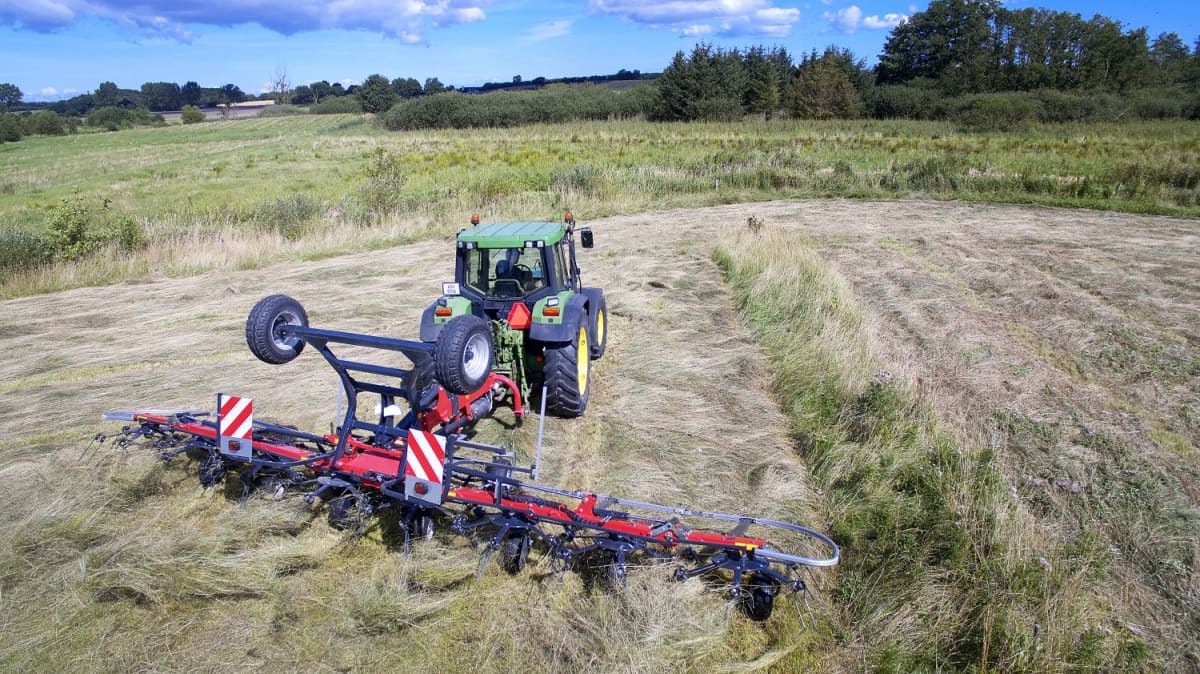 Tedders, Trailed - VICON FANEX 904C - 1124C, ProLine Gearbox, Maintenance-Free Driveline, Carrier Frame, Efficient Border Spreading and Electro-hydraulic Control