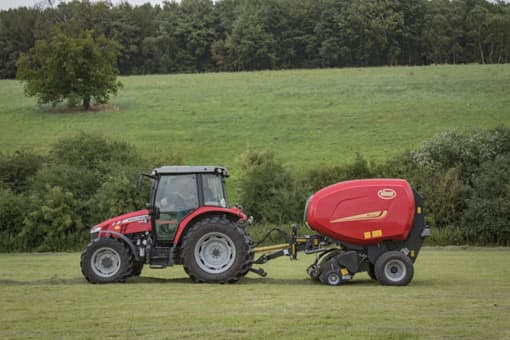 Fixed Chamber round balers - VICON RF 4225, operating with maximal capacity during field operation