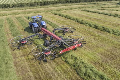 Ian Richardson est tout à fait conscient des avantages d'un ensilage de haute qualité sur la production laitière.