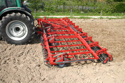 Kverneland TLD - Vibro-Cultivator