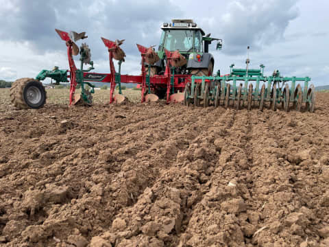 Kverneland - New generation of Kverneland shear bolt Variomat ploughs