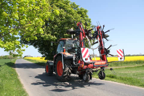 mounted tedders - VICON FANEX 554-684-764-904-1124, Central adjustment for border spreading keeping the crop inside the field.