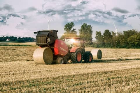 Improved performance for Variable chamber round balers
