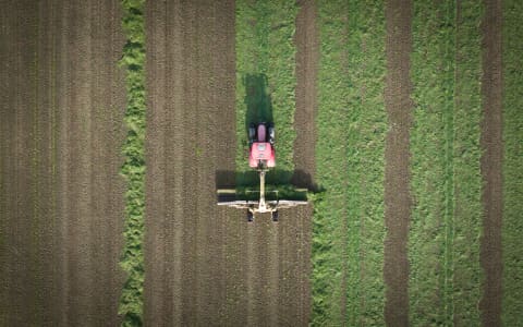 Kverneland - Andaineur à tapis : quels bénéfices pour améliorer la qualité du fourrage et la rentabilité des éleveurs ?