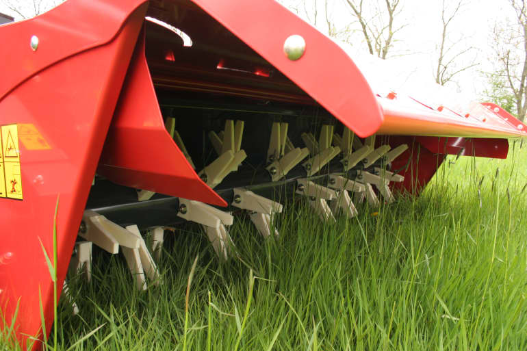 Kverneland 3200 MN/MR, nylon tine conditioning for rigid operation