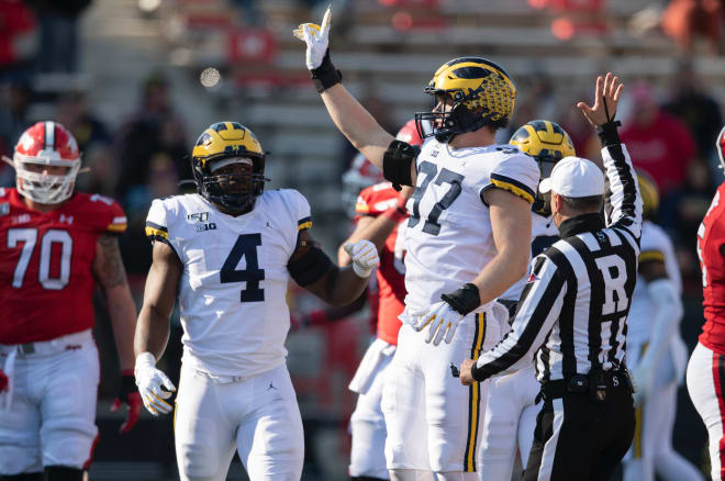 Michigan Wolverines football sophomore defensive end Aidan Hutchinson