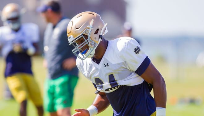 Notre Dame sophomore defensive end Isaiah Foskey