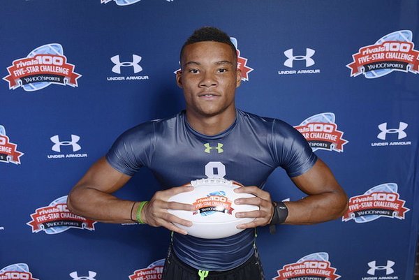 Demetris Robertson now set to announce his college choice on Sunday.