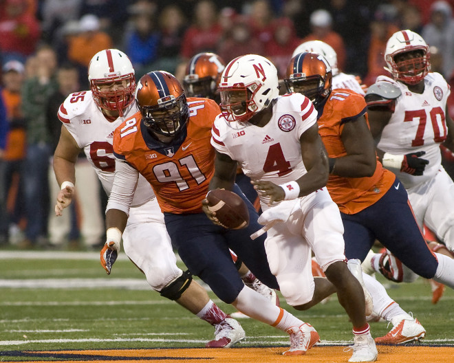 Defensive end Dawuane Smoot gives Illinois a legit pass rushing threat off the edge.