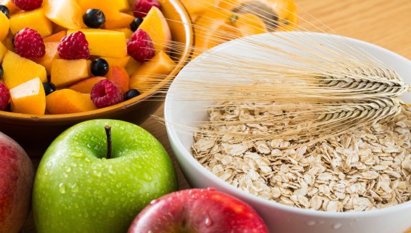 oatmeal, apples, mango, berries, fiber