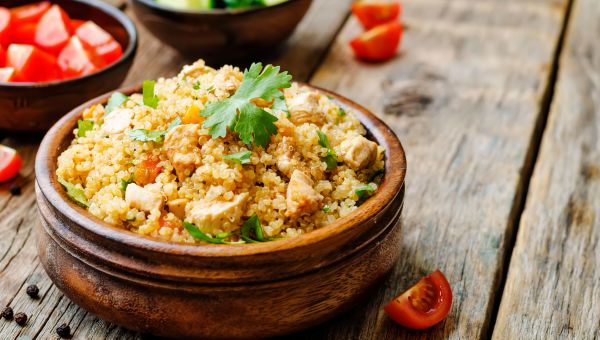 Quinoa pilaf with chicken and vegetables
