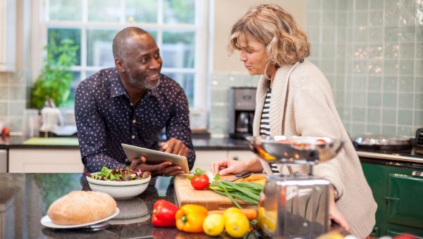 couple cooking