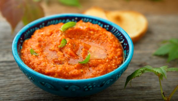 garlic and red pepper hummus