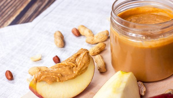 plate of apples and peanut butter