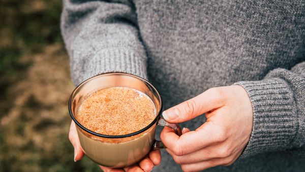 woman drinking coffee