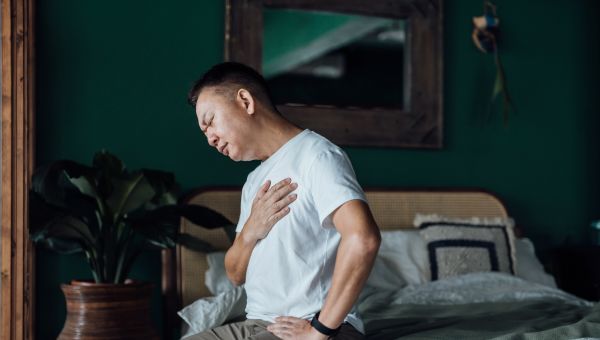 chest pain man in bedroom