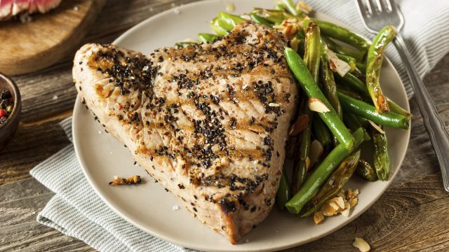 tuna steak and green beans