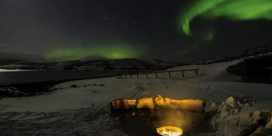 Northern Lights on the Beach with Campfire and Sauna – Buvik Brygge (from Oct 1)