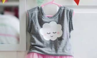 Lav din egen “Happy Cloud” t-shirt med lag-på-lag strygefolie
