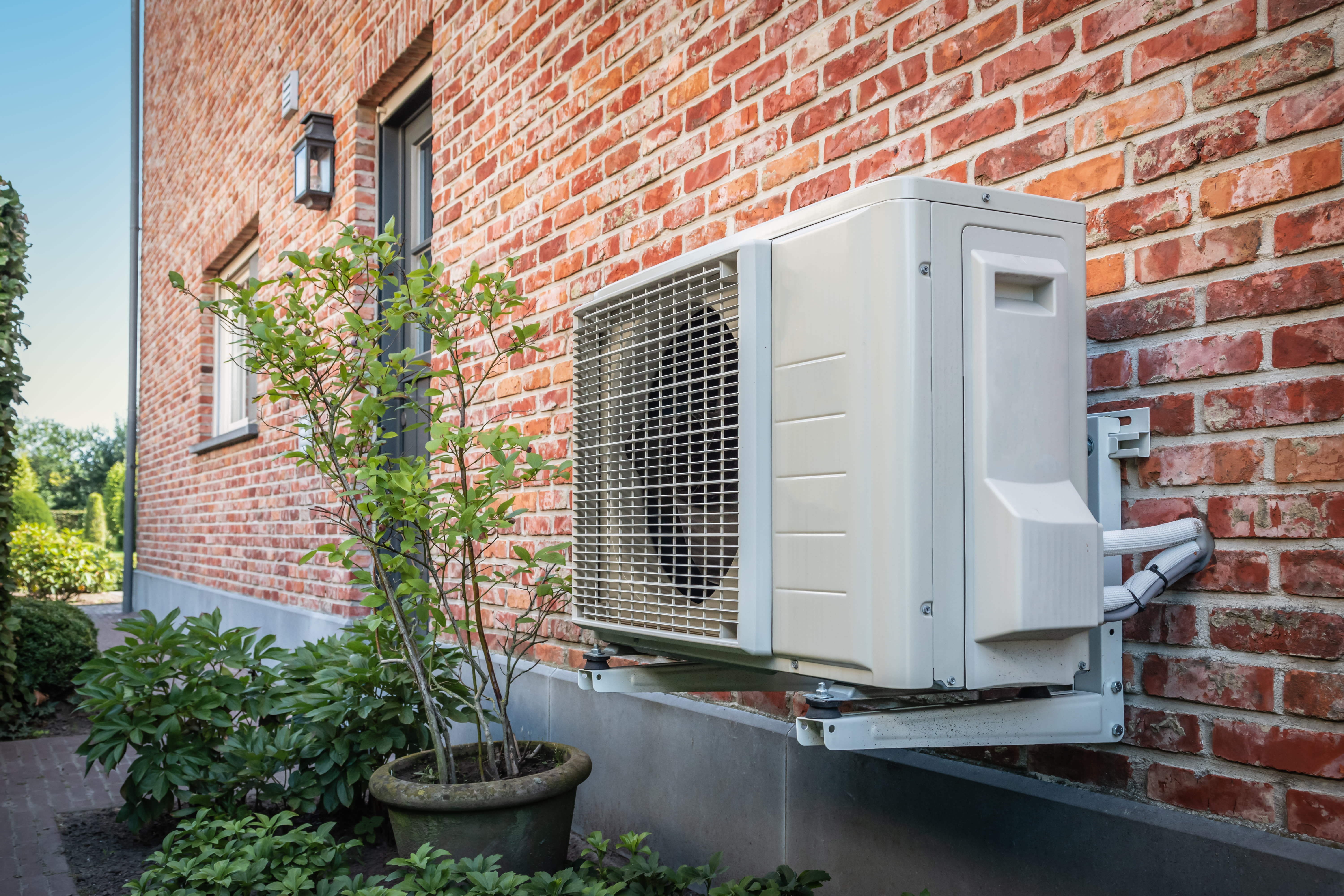 Prepping for Hot Girl Summer? Heat Pumps vs. Air Conditioners - Wildgrid Home