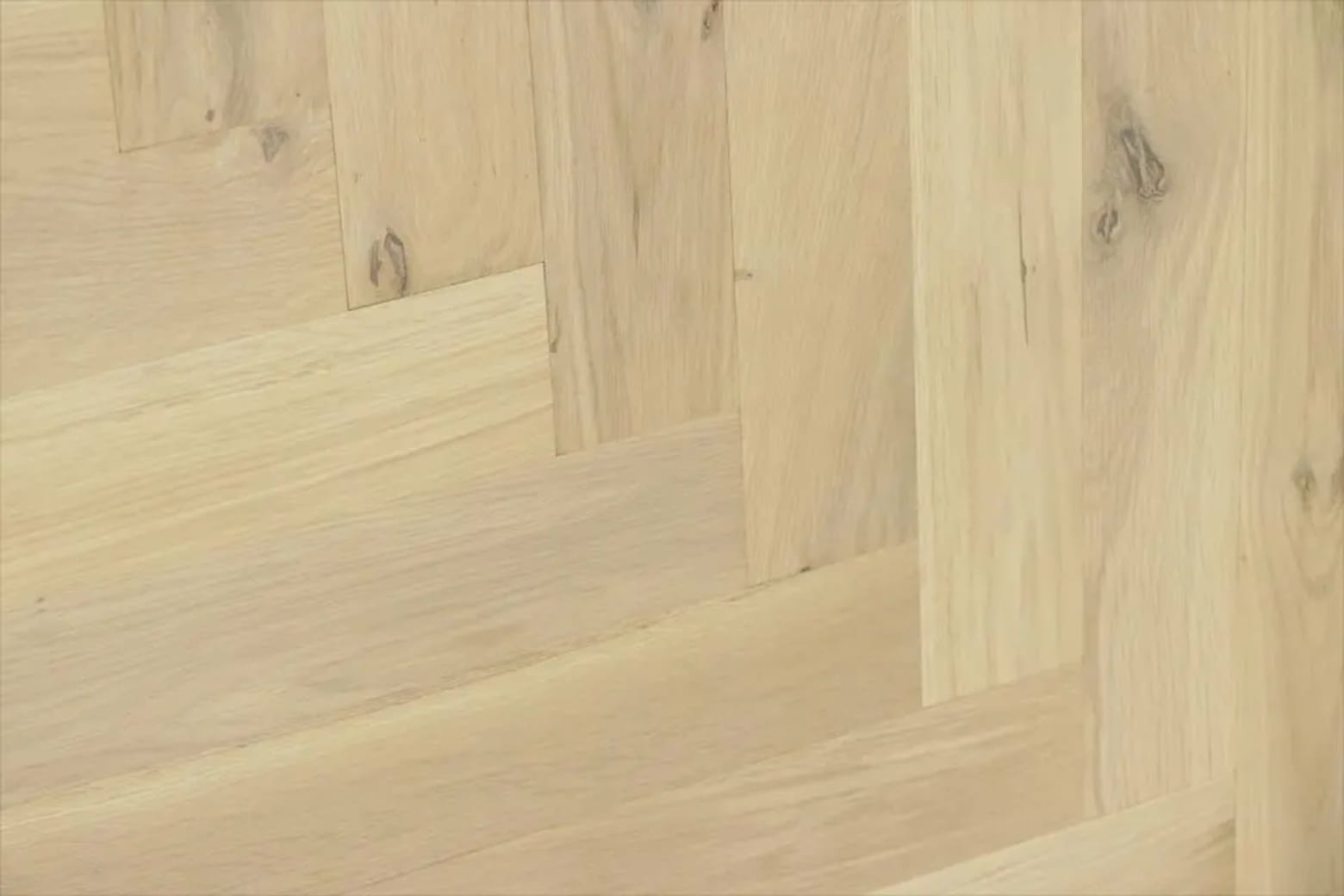 Natural Solid Flooring Oak Herringbone Non Visible Uv Oiled 18mm