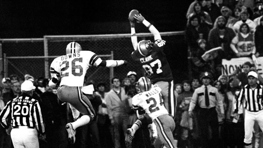 The Nfl Players With 1000 Receiving Yards In A Season In